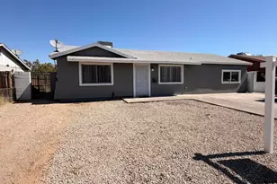 6944 W Verde Ln, Phoenix, AZ 85033 - Photo 1
