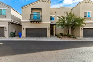 3059 N 33rd Pl, Phoenix, AZ 85018 - Photo 1