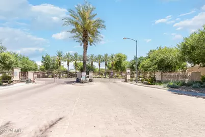 7264 W Cactus Wren Drive, Glendale, AZ 85303 - Photo 1