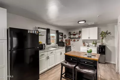 8595 N 71st Avenue #18, Glendale, AZ 85301 - Photo 1