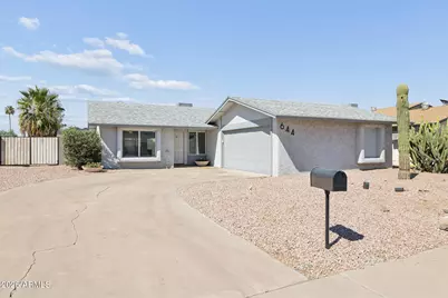 644 W Garnet Avenue, Mesa, AZ 85210 - Photo 1