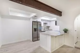 7557 N Dreamy Draw Dr, Phoenix, AZ 85020 - Photo 1