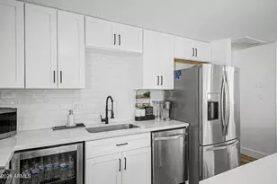 13050 N 17th Ave, Phoenix, AZ 85029 - Photo 11