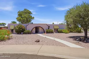 3217 E Malapai Dr, Phoenix, AZ 85028 - Photo 1