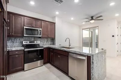 2121 W Sonoran Desert Drive #Apt 5, Phoenix, AZ 85085 - Photo 1