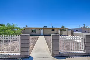 2225 E Lynne Ln, Phoenix, AZ 85042 - Photo 1