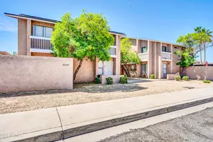 2845 E Tracy Ln, Phoenix, AZ 85032 - Photo 1
