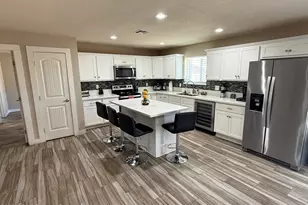 1114 E Desert Dr, Phoenix, AZ 85042 - Photo 1