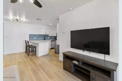 302 E Monte Vista Road #B1, Phoenix, AZ 85004 - Photo 5