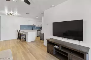 302 E Monte Vista Rd, Phoenix, AZ 85004 - Photo 5