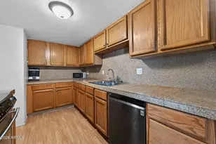 8243 N 34th Dr, Phoenix, AZ 85051 - Photo 9
