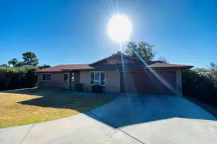 701 N Comanche Dr, Chandler, AZ 85224 - Photo 1