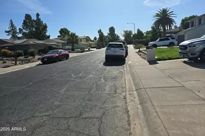 2431 W Crocus Drive, Phoenix, AZ 85023 - Photo 5
