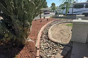 2431 W Crocus Dr, Phoenix, AZ 85023 - Photo 9