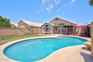 527 W Kelton Ln, Phoenix, AZ 85023 - Photo 1