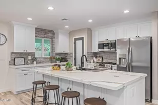 1417 E Whitton Ave, Phoenix, AZ 85014 - Photo 1