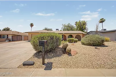 2721 E Cannon Drive, Phoenix, AZ 85028 - Photo 1