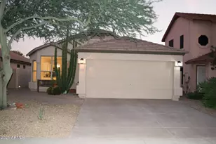 4709 E Abraham Ln, Phoenix, AZ 85050 - Photo 1