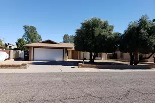 8409 N 31st Ln, Phoenix, AZ 85051 - Photo 1