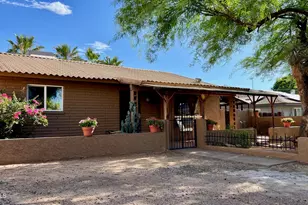 1218 E Shangri La Rd, Phoenix, AZ 85020 - Photo 1