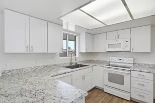 2302 E Nisbet Rd, Phoenix, AZ 85022 - Photo 1