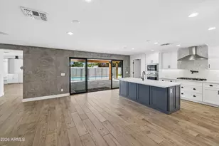 301 E Royal Palm Rd, Phoenix, AZ 85020 - Photo 1