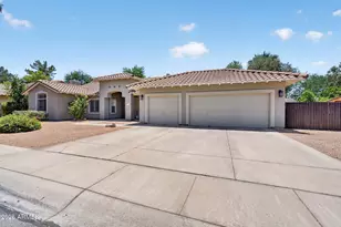 902 N Oxford Ln, Chandler, AZ 85225 - Photo 1