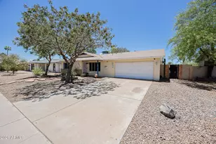 2812 S Cottonwood Dr, Tempe, AZ 85282 - Photo 1