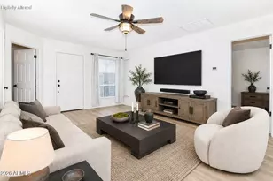 20402 N 6th Dr, Phoenix, AZ 85027 - Photo 1