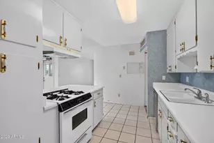 3311 W Paradise Dr, Phoenix, AZ 85029 - Photo 3