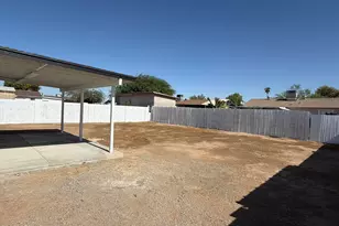7426 W Holly St, Phoenix, AZ 85035 - Photo 11