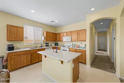 1300 E Bosi Court, San Tan Valley, AZ 85140 - Photo 9
