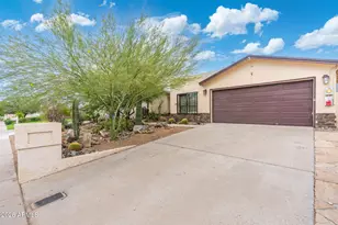 2631 E Vista Dr, Phoenix, AZ 85032 - Photo 1