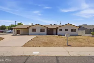 5517 E Avalon Dr, Phoenix, AZ 85018 - Photo 1