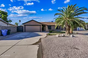 2914 E Michelle Dr, Phoenix, AZ 85032 - Photo 1