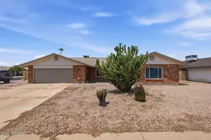 846 N Whiting Cir, Mesa, AZ 85213 - Photo 1