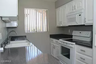 20421 N 3rd Dr, Phoenix, AZ 85027 - Photo 1