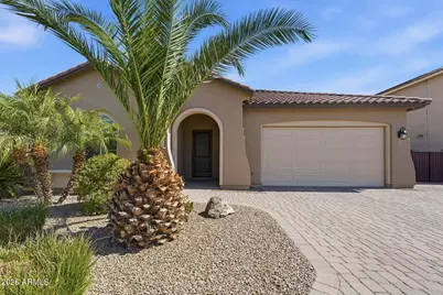 129 W White Oak Avenue, Queen Creek, AZ 85140 - Photo 1