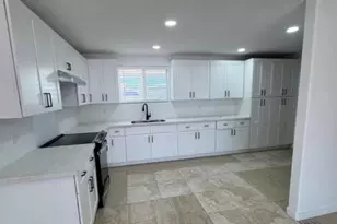 3026 N 40th Dr, Phoenix, AZ 85019 - Photo 1
