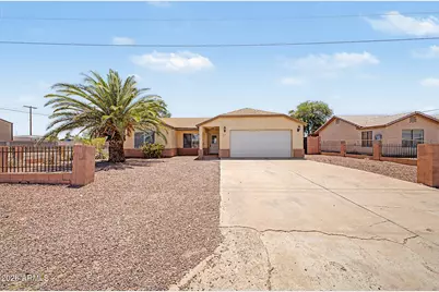 207 E Date Street, Eloy, AZ 85131 - Photo 1