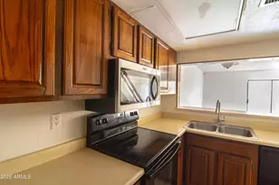 4221 E Almeria Rd, Phoenix, AZ 85008 - Photo 1