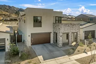 829 E Monte Wy, Phoenix, AZ 85042 - Photo 1