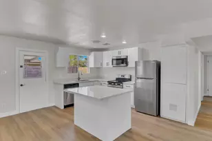 6014 W Avalon Dr, Phoenix, AZ 85033 - Photo 11