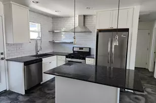 3426 N 37th St, Phoenix, AZ 85018 - Photo 1