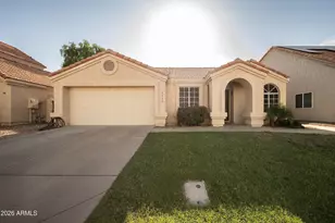 1118 S Surfside Dr, Gilbert, AZ 85233 - Photo 1