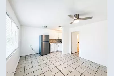 3636 E Verde Lane #05, Phoenix, AZ 85018 - Photo 1