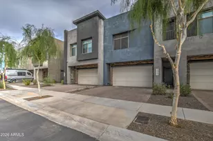 1979 W Desert Hollow Dr, Phoenix, AZ 85085 - Photo 1