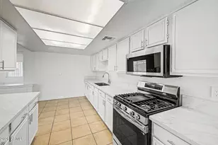 1621 N 37th Dr, Phoenix, AZ 85009 - Photo 1