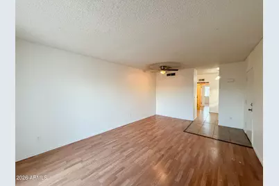 2833 E Kathleen Road #Apt 203, Phoenix, AZ 85032 - Photo 1