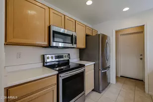10389 W Burnett Rd, Peoria, AZ 85382 - Photo 11